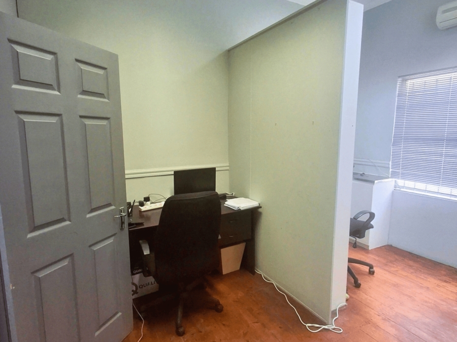 To Let Commercial Property for Rent in Vincent Eastern Cape